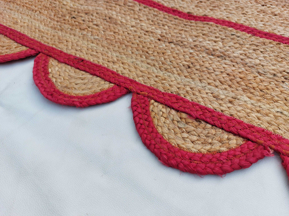 Natural Jute Scallop Rug with Pink Trim