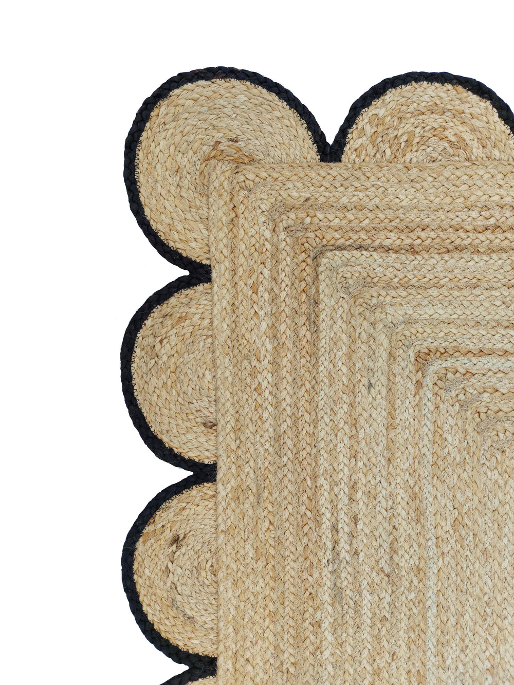 Natural Jute Scallop Rug with Black Edge