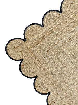 Natural Jute Scallop Rug with Black Edge
