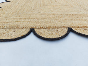 Natural Jute Scallop Rug with Black Edge