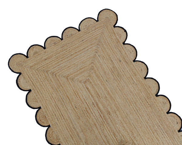 Natural Jute Scallop Rug with Black Edge