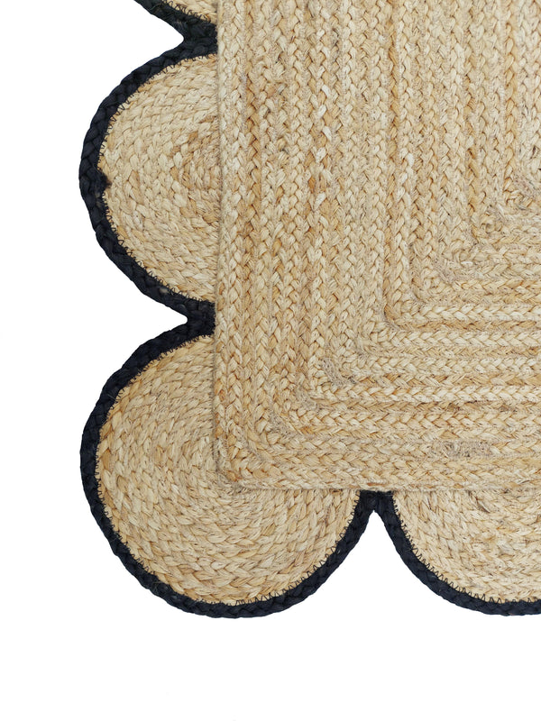 Natural Jute Scallop Rug with Black Edge