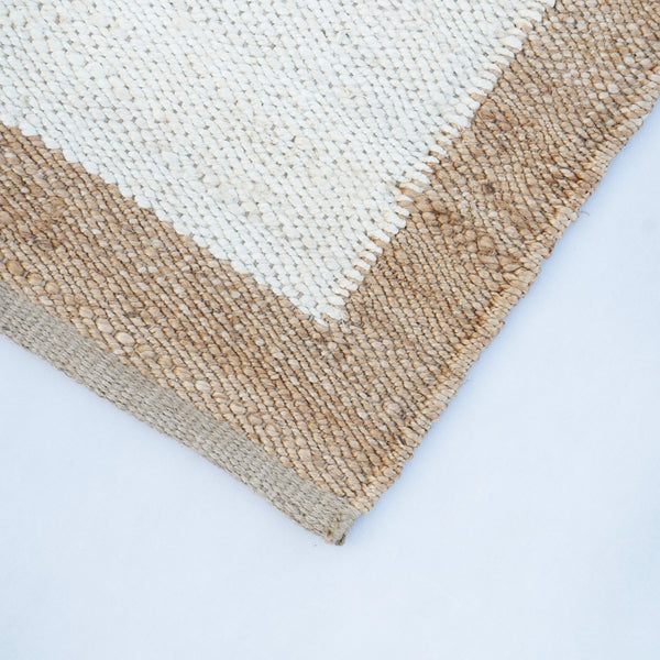 Handwoven Natural Jute Border Runner Rug- Boho Hemp Area Rug 2.5' x 6' ft