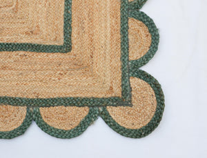 Natural Jute Scallop Rug with Green Trim