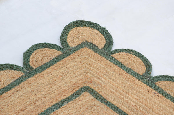 Natural Jute Scallop Rug with Green Trim