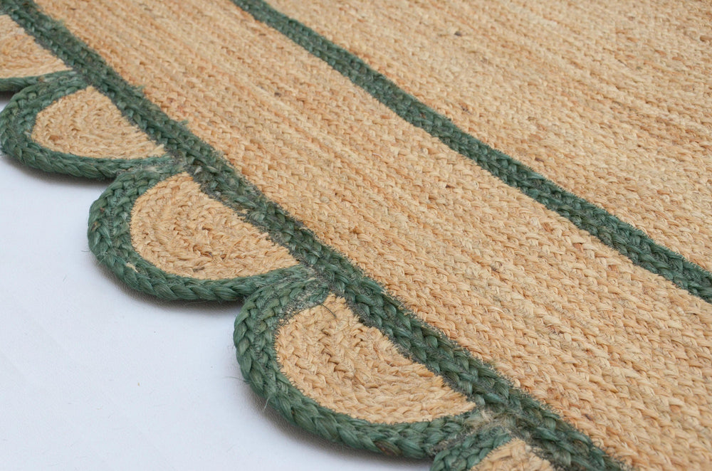 Natural Jute Scallop Rug with Green Trim