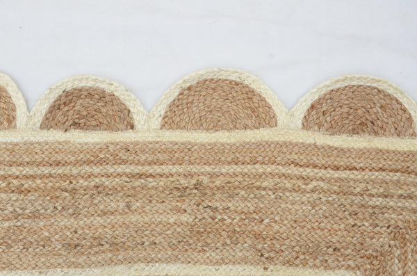 Natural Jute Scallop Rug with Off White Trim