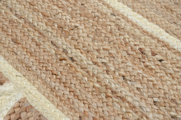 Natural Jute Scallop Rug with Off White Trim