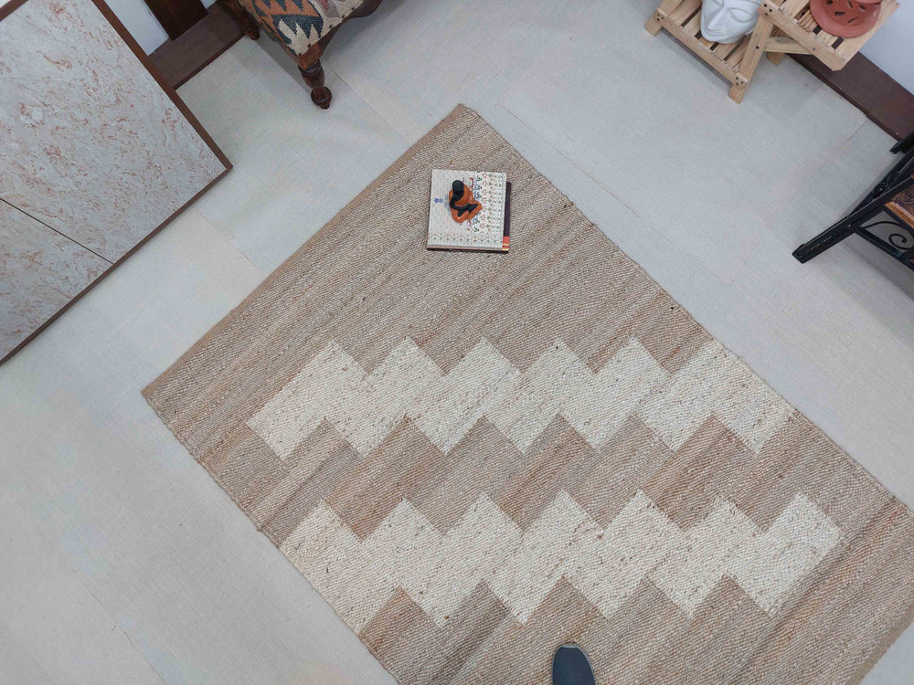 Handwoven Jute Rug 4X6 ft - Living Room Rug, Eco-Friendly Natural Fiber, Vintage Flat weave Hemp Stair Rug